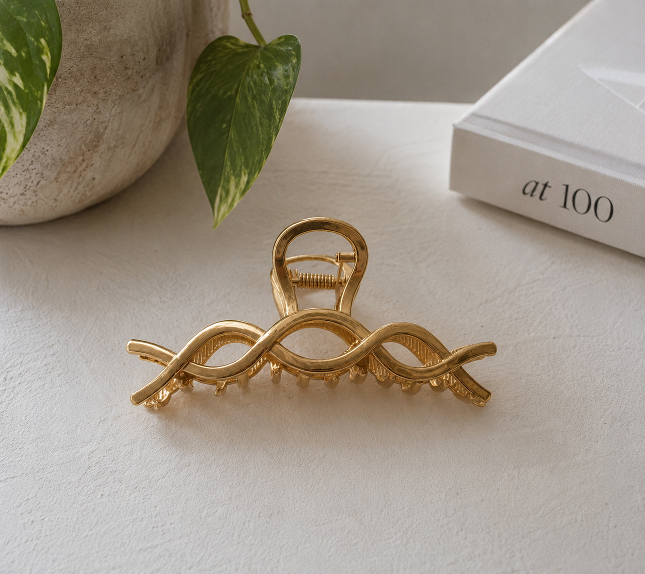 Goldie Claw Clip